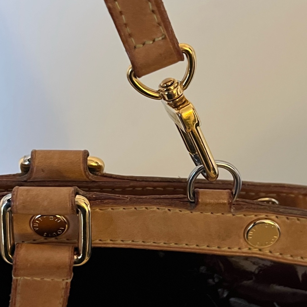 💎AUTHENTIC LOUIS VUITTON💎 BREA MM AMARANTE VERNIS BAG•GORGEOUS BAG - Picture 8 of 16